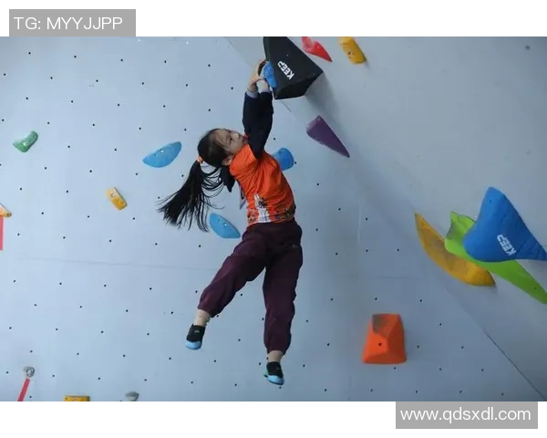 杭州攀岩队耐力争议引发热议运动员训练与比赛表现的深度探讨 杭州攀岩队耐力争议引发热议运动员训练与比赛表现的深度探讨