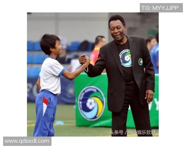 历史上最杰出的足球明星盘点与他们的辉煌成就回顾 历史上最杰出的足球明星盘点与他们的辉煌成就回顾